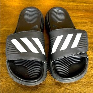 Adidas Black and White Slide Sandals with Chevron Stripes mens 7 *like new*